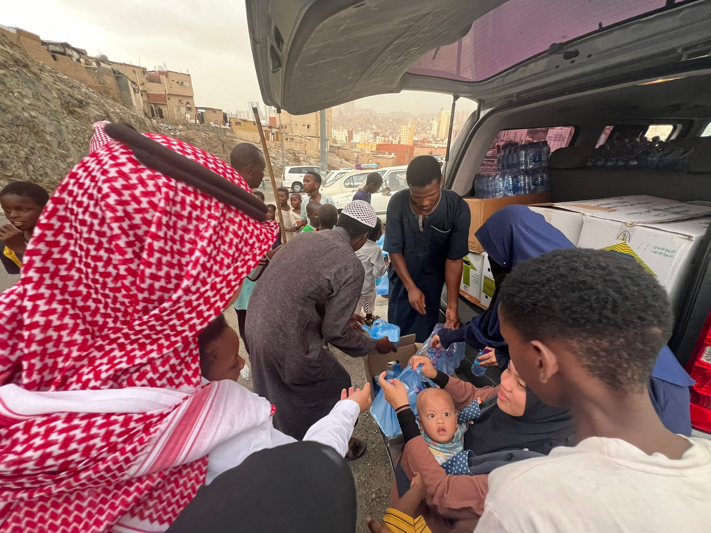 Food Pack Distribution for 4 pax (Mecca)