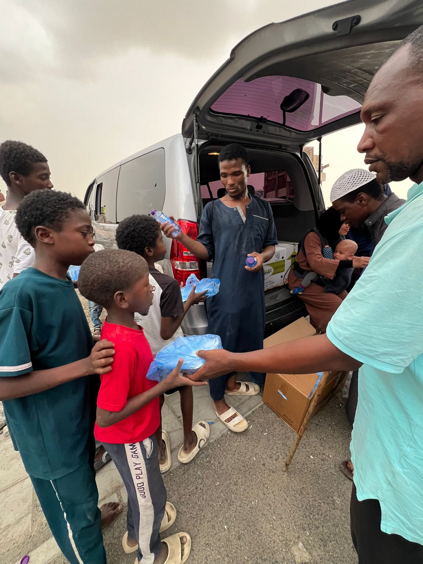 Food Pack Distribution for 4 pax (Mecca)